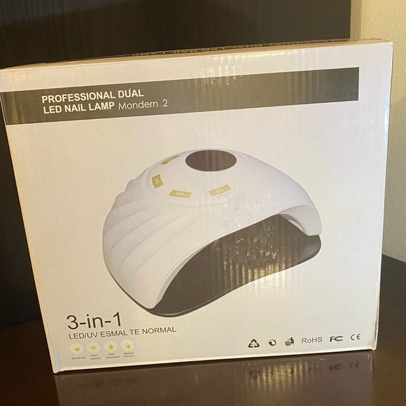 LED NAIL LAMP - Picture 1 of 4